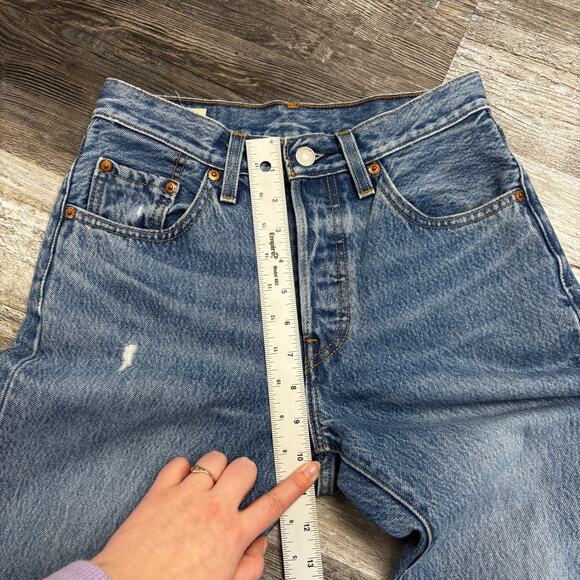 Levis 501 Light Wash Blue Womens 26x24 Distressed Button Fly Denim Jeans Red Tab - Picture 9 of 12